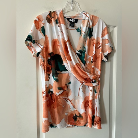 Dkny Tops - DKNY Women's Floral Wrap Blouse - Peach and Green Size Large